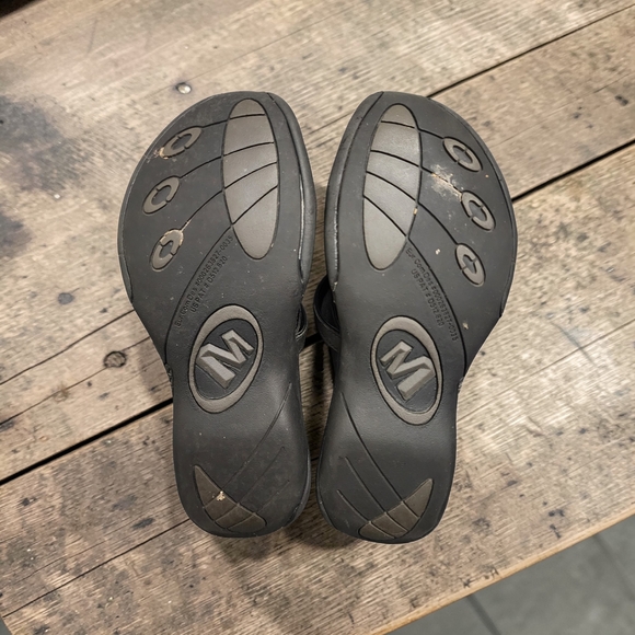 Merrell Black Strappy Slip-On Sandals - Picture 3 of 6